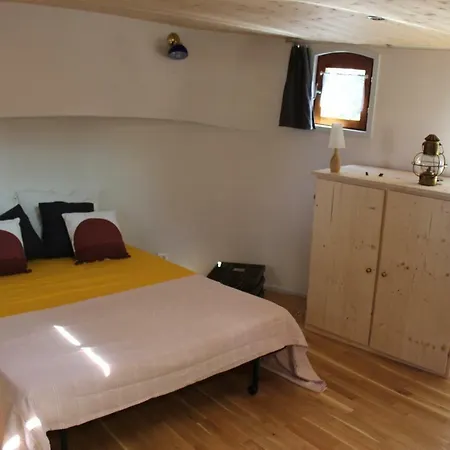 Hotel en barco Sur Péniche La Tortue